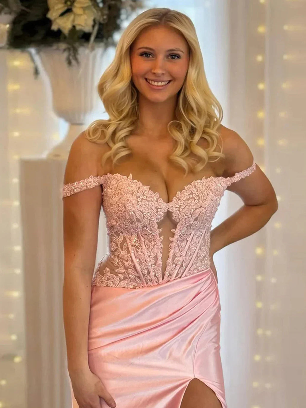 Eseld | Vestidos largos de fiesta de satén rosa con escote corazón y abertura