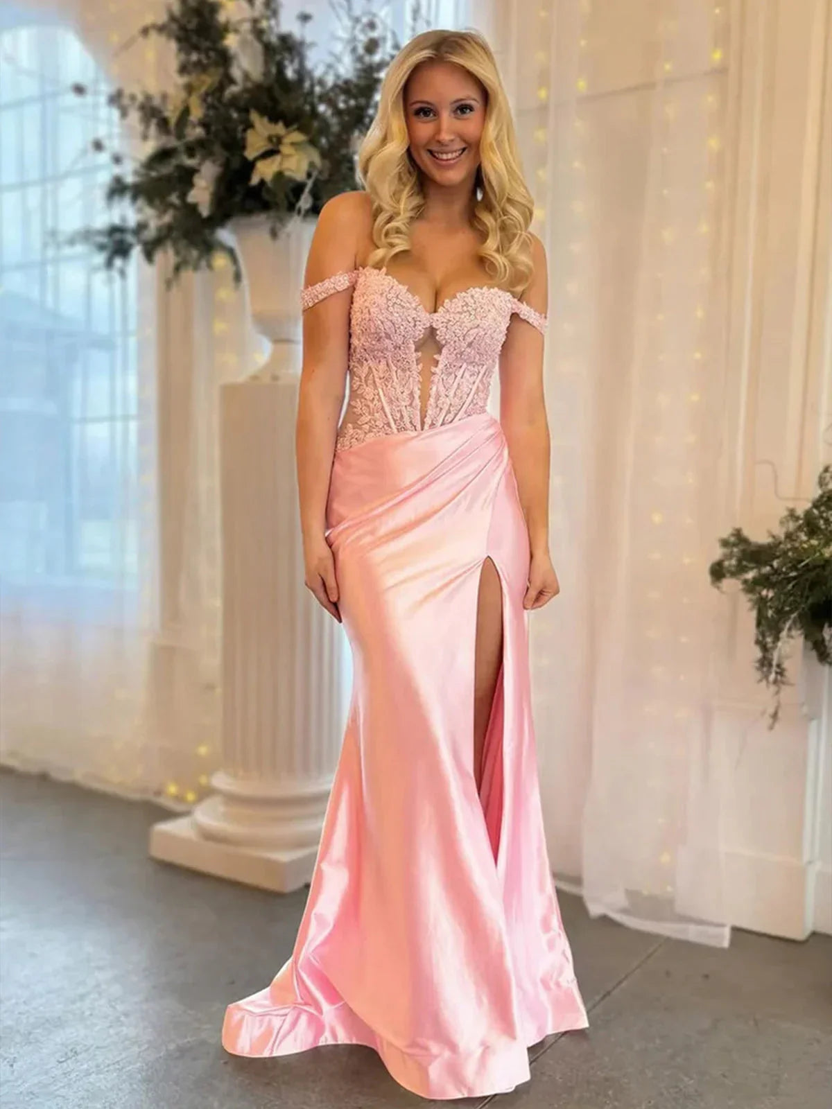 Eseld | Vestidos largos de fiesta de satén rosa con escote corazón y abertura