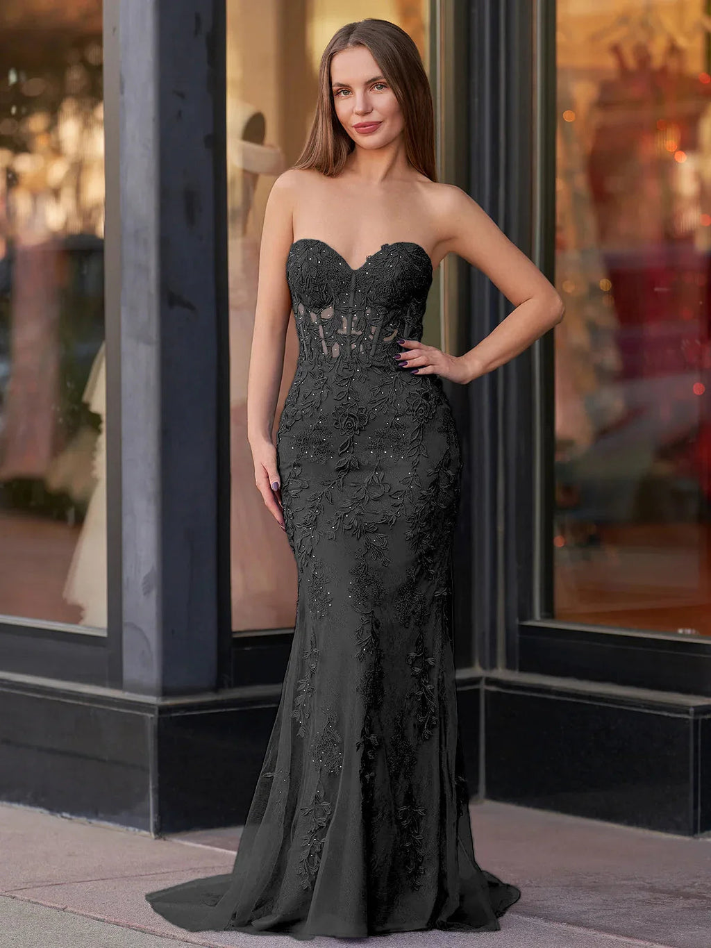 Evie | Vestido largo de fiesta con escote en forma de corazón de sirena y encaje con apliques
