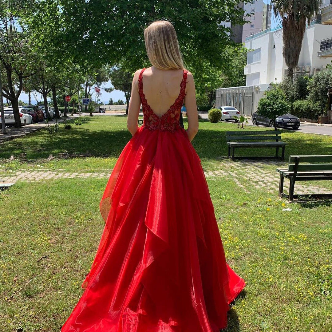 Excellente robe de bal rouge longue en organza, ligne A, dos nu, col en V