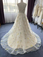 Robe de bal exquise en tulle sans bretelles à fleurs et coupe en A