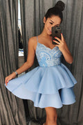 Robe courte d'apparat sans manches en dentelle, col en V, coupe évasée