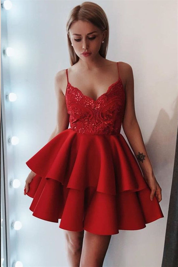 Vestido curto de regresso a casa sem mangas em renda, decote em V e corte evasê requintado