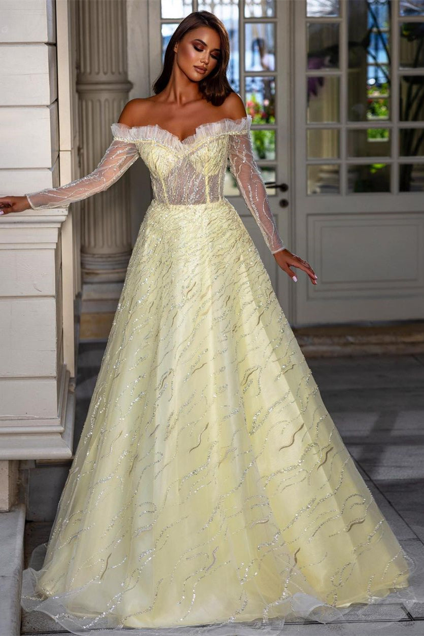 Impressionante vestido de noiva com lantejoulas e manga comprida até ao chão