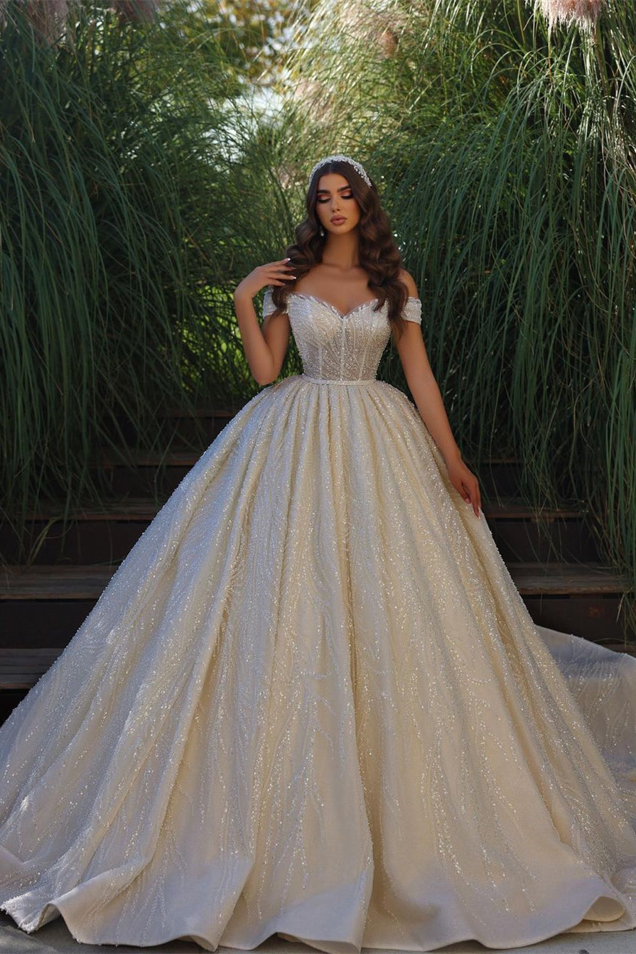 Vestido de Noiva em Renda, Comprimento ao Chão, Decote Coração, Sem Mangas, Ombros Descobertos, Corte em A, com Folhos