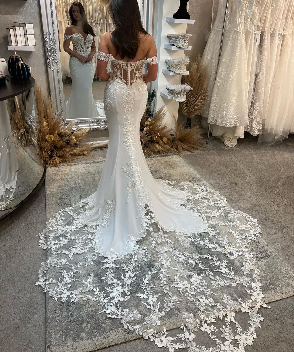 Exquisito vestido de novia de encaje estilo sirena, sin mangas, con escote corazón y hombros descubiertos
