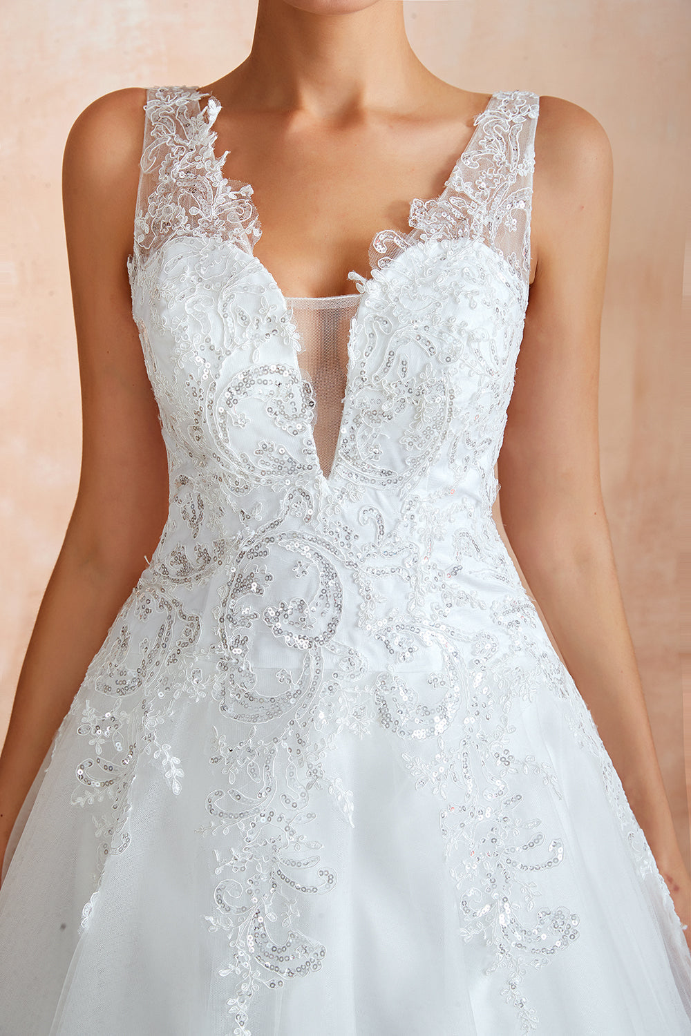 Exquisito vestido de novia largo de tul con apliques de encaje en forma de A