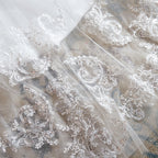 Exquisito vestido de novia largo de tul con apliques de encaje en forma de A