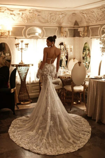 Robe de mariée longue ivoire exquise en tulle et dentelle, bustier sans bretelles en forme de queue de sirène avec décolleté en V