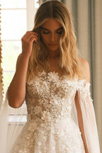 Extravagante vestido de novia largo de encaje con escote en forma de A y escote corazón sin tirantes