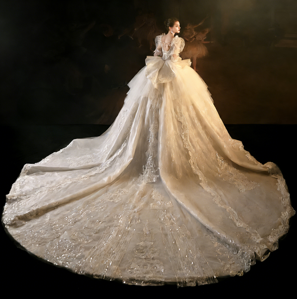 Vestido de Noiva Luxuoso em Estilo Bola com Mangas Bufantes e Tule Bordado