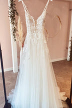 Modern Long A Line Backless Tulle Wedding Dress With Appliques Lace