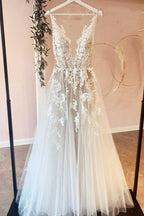 Elegant Lace Long A Line Wedding Dress With Tulle Appliques