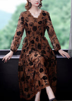 Elegantes vestidos largos de encaje con estampado ceñido color café para primavera 