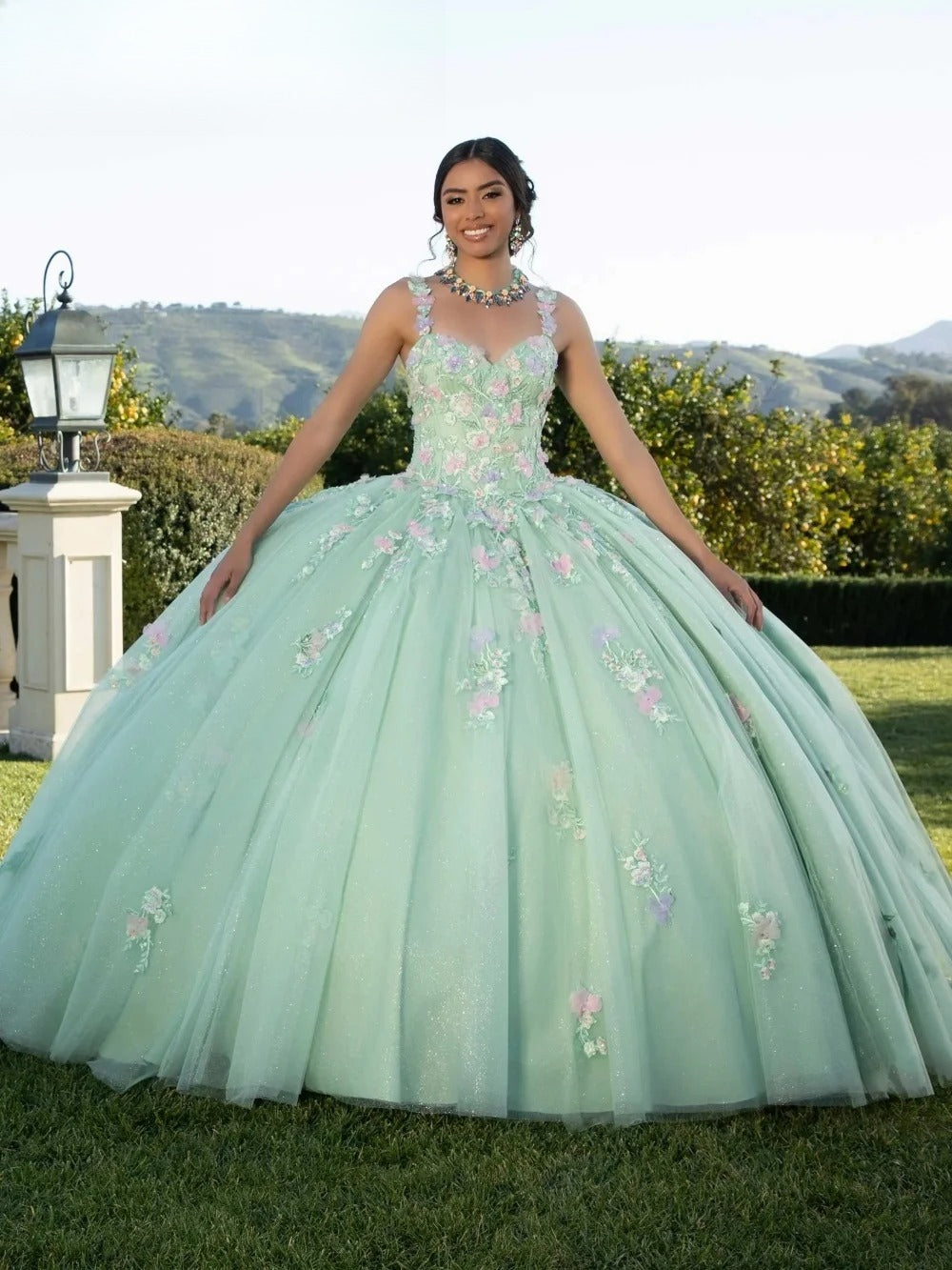 Äthergrünes Minzherz Quinceañera-Kleid Zartes Pastellblumen-Applikation Schimmerndes Ballkleid Vestidos De 15 Quinceañera