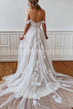 Romantic Sweetheart A Line Straps Wedding Dress With Appliques