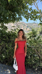 Vestido de Festa Longo Vermelho Sedutor com Ombros Descobertos e Cauda de Sereia Y7553