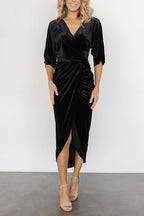 Vestido de noite sexy com saia irregular e decote em V