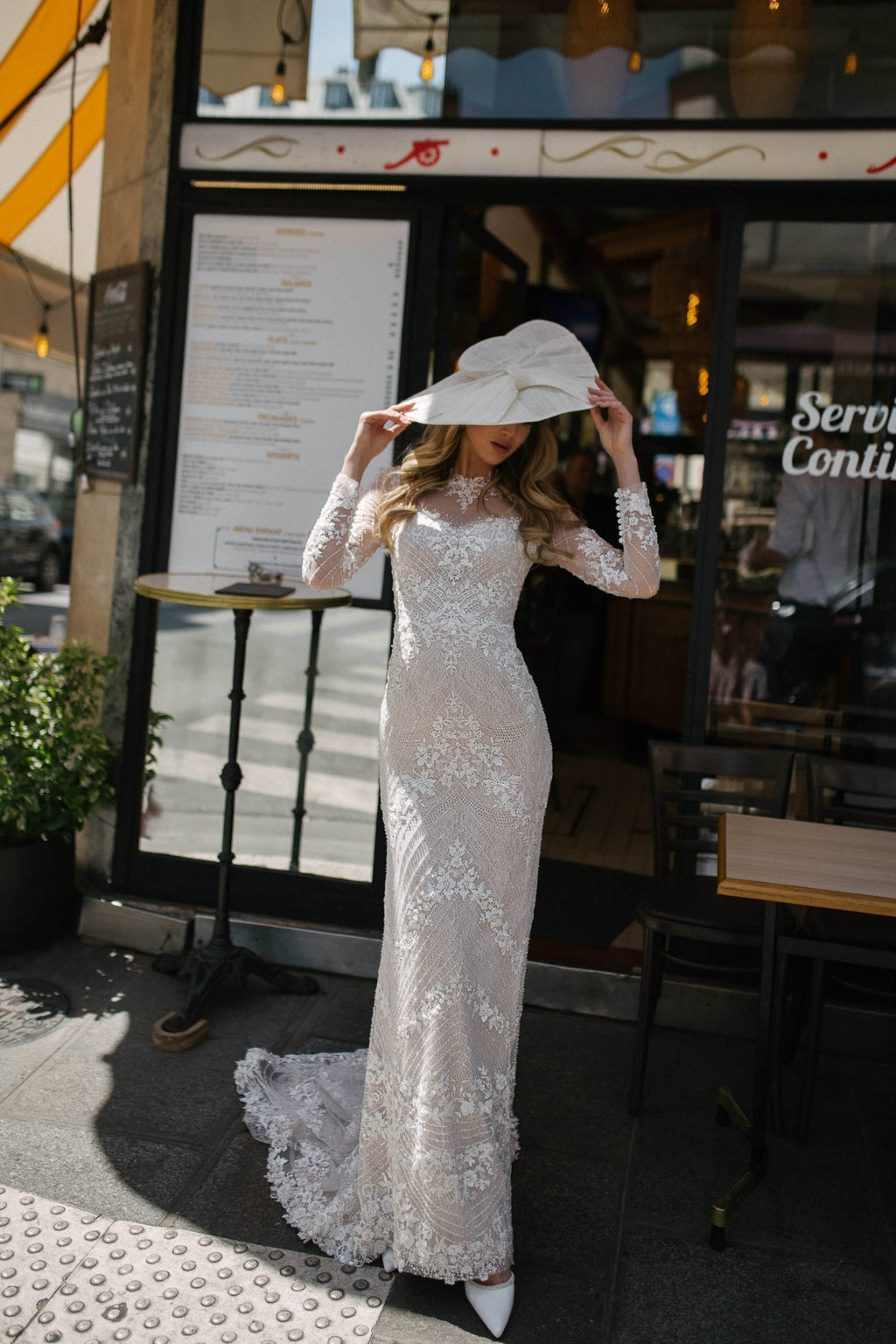 Unmissable White Applique Floor Length Wedding Dress With Lace Bodice