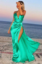 Vestido de baile com alças finas, sem mangas, decote em V, corte sereia e racha