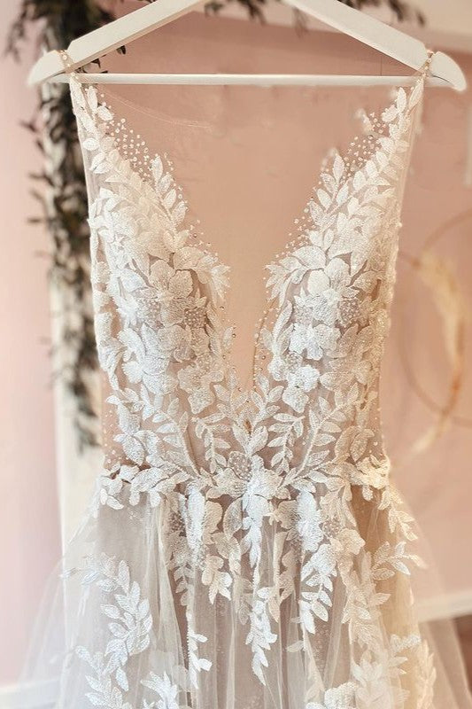 Elegant Lace Long A Line Wedding Dress With Tulle Appliques