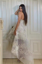 Favoloso abito da sposa bianco senza maniche a linea ad A con scollo a cuore e pizzi applicati