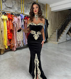 Robe de bal noire sirène fabuleuse, longue jusqu'au sol, à épaules dénudées avec appliques