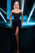 Favoloso lungo abito da sera nero senza spalline, sexy, con paillettes e spacco