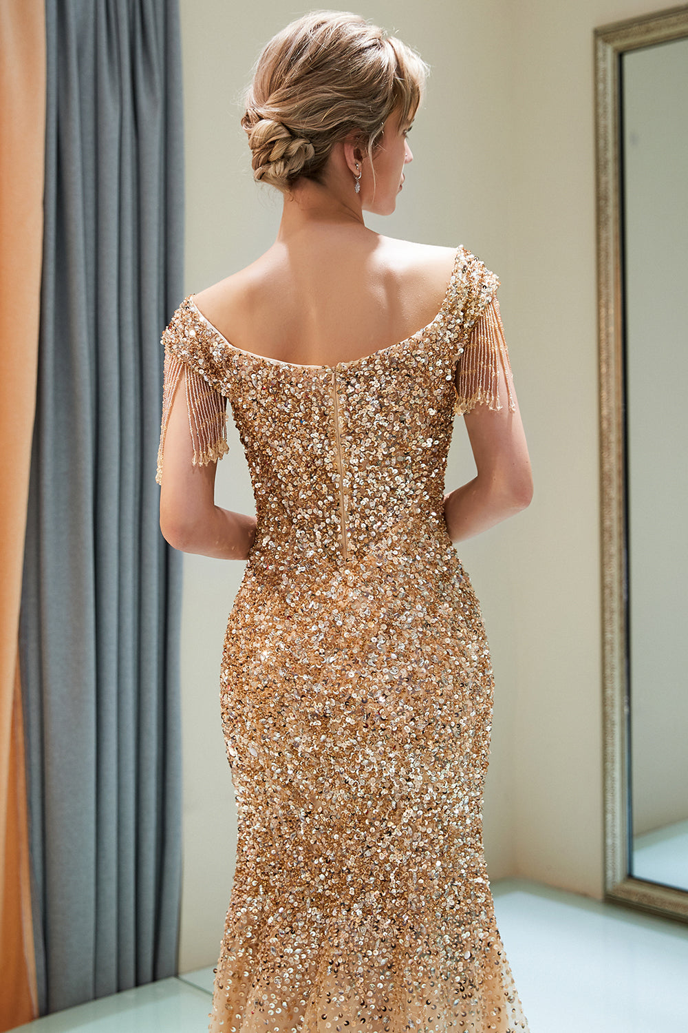 Robe de bal longue sirène fabuleuse en tulle à paillettes, décolletée épaules nues