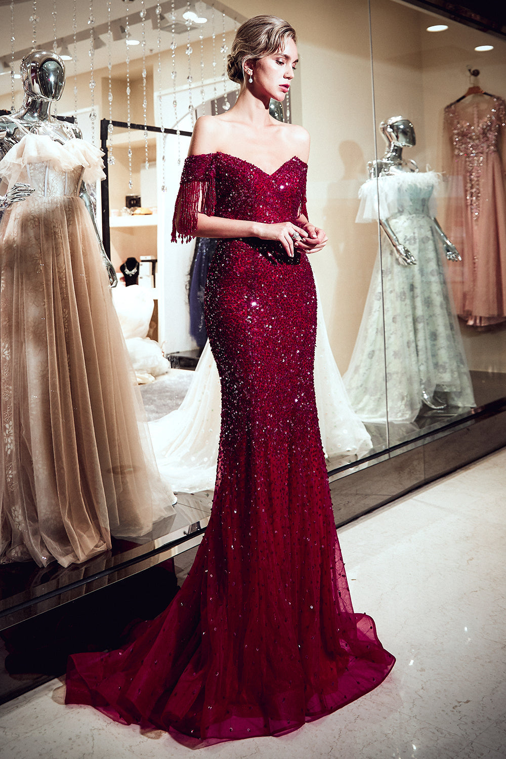 Robe de bal longue sirène fabuleuse en tulle à paillettes, décolletée épaules nues