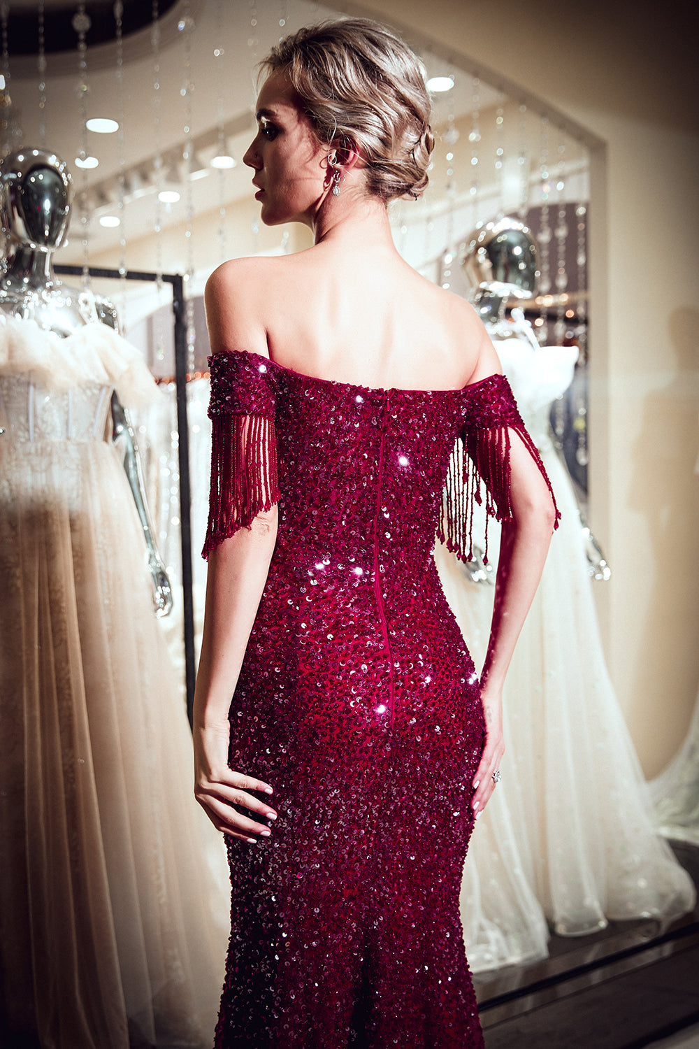 Robe de bal longue sirène fabuleuse en tulle à paillettes, décolletée épaules nues