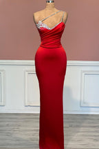 Robe de bal rouge longue fabuleuse à bretelle unique style sirène ornée de bijoux
