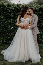 Robes de mariée fabuleuses en tulle, sans manches, à encolure dégagée et coupe trapèze, ornées d'appliques