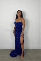 Robe de soirée bleu royal sans bretelles à paillettes avec fente latérale Élégante robe de bal bleu royal Y490