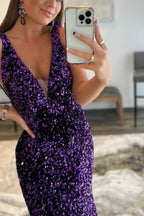 Abito da sera lungo a sirena viola con scollo a V, schiena scoperta e paillettes