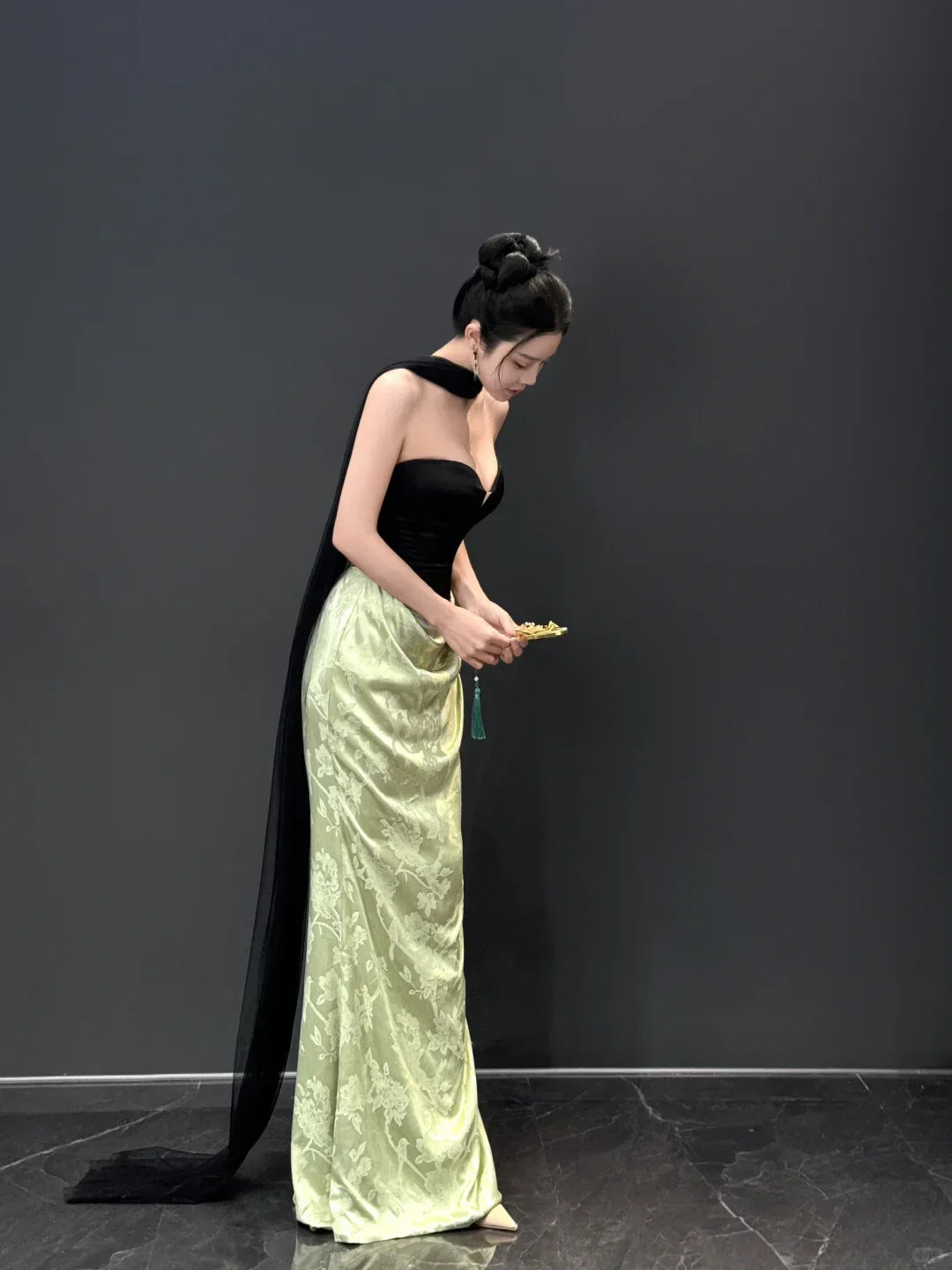 Vestido de Festa Longo Vintage em Cetim, Sem Alças, Estilo Sereia Y8593