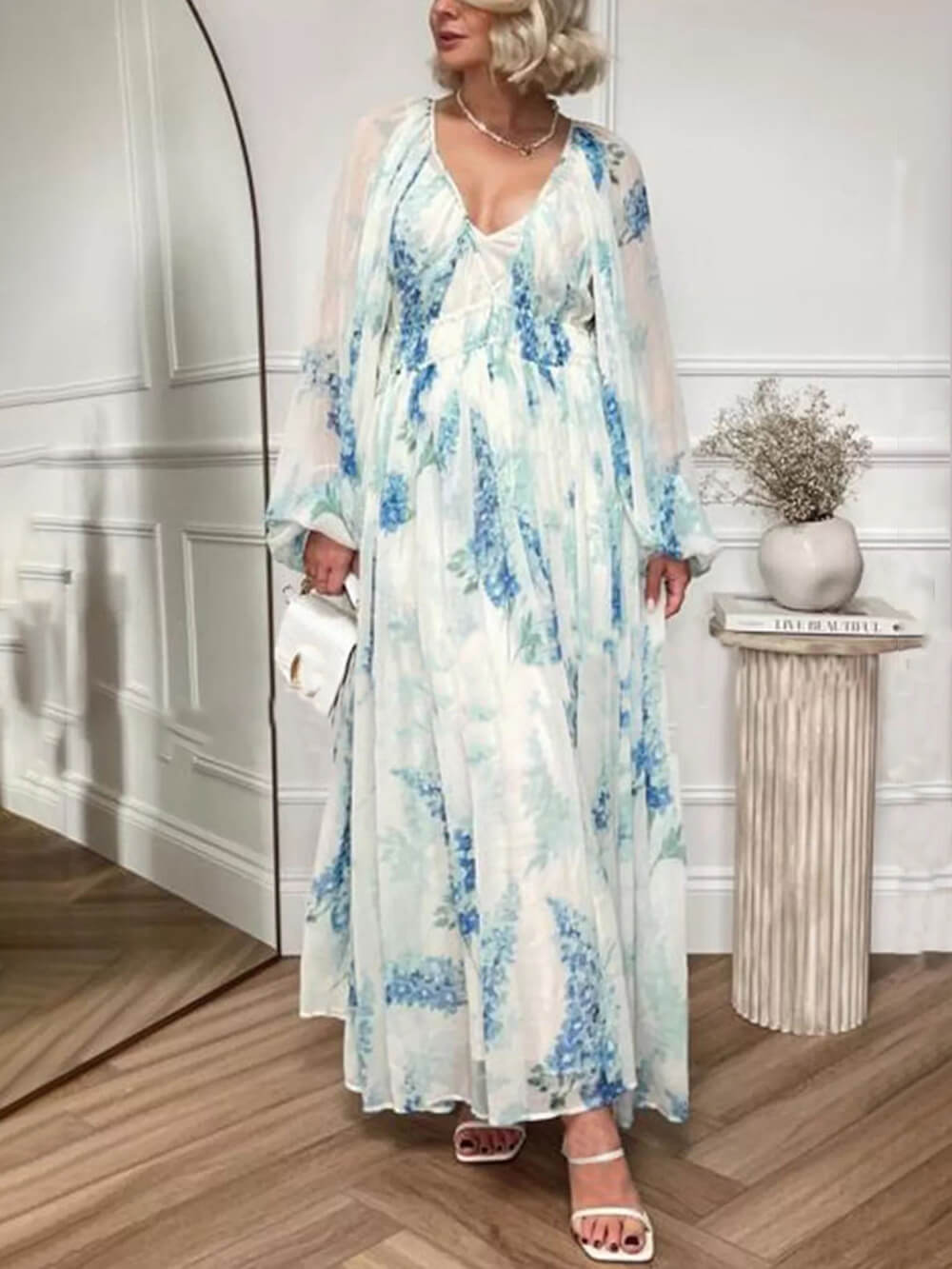 Robe longue en mousseline de soie à motifs floraux et à cordon de serrage à la taille