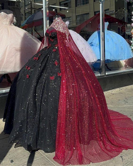 Glitzerndes schwarzes Kleid mit burgunderroten Schmetterlingen Quinceañera-Kleid Süßes 16-Kleid Ballkleid Y1415