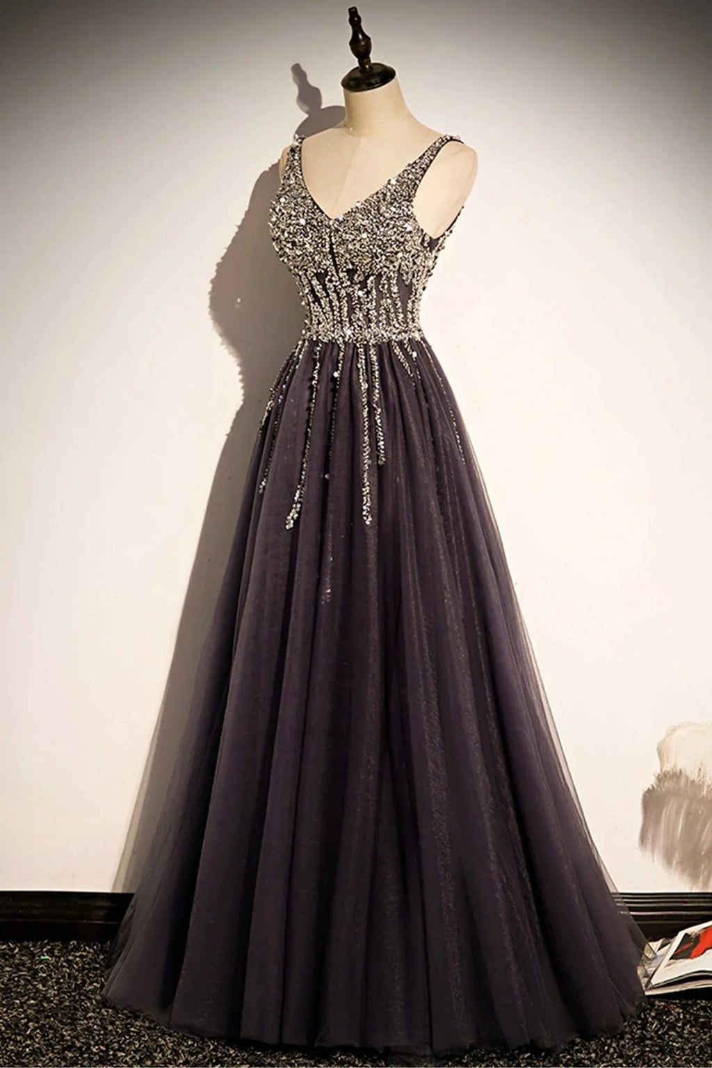 Robe de bal longue en tulle à col en V élégante Robe de soirée ligne A s76