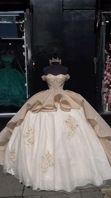 Vestido de Baile Brilhante com Ombros Descobertos Vestido Doce 16 Y1609