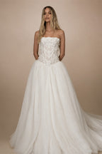 Dreamy White Strapless Lace Corset Bodice Tulle Ball Gown Wedding Dress ZP088
