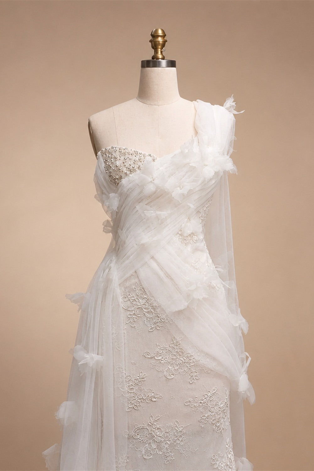 Luxury White One-Shoulder Lace Ruched Bow Mermaid Wedding Dress ZP157