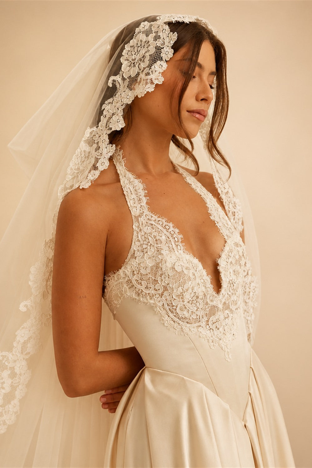 Luxury Spaghetti Strap V-Neck Lace Satin A-Line Wedding Dress with Veil ZP040