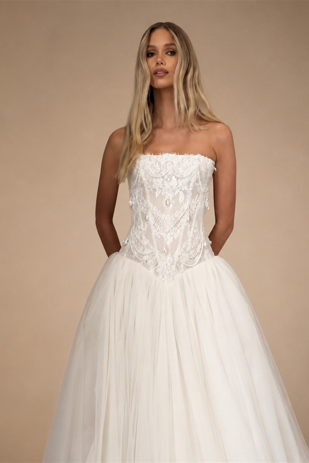 Dreamy White Strapless Lace Corset Bodice Tulle Ball Gown Wedding Dress ZP088