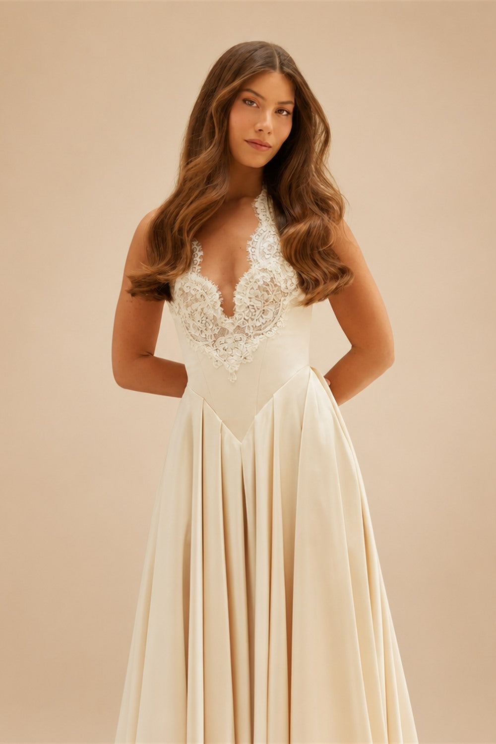 Luxury Spaghetti Strap V-Neck Lace Satin A-Line Wedding Dress with Veil ZP040
