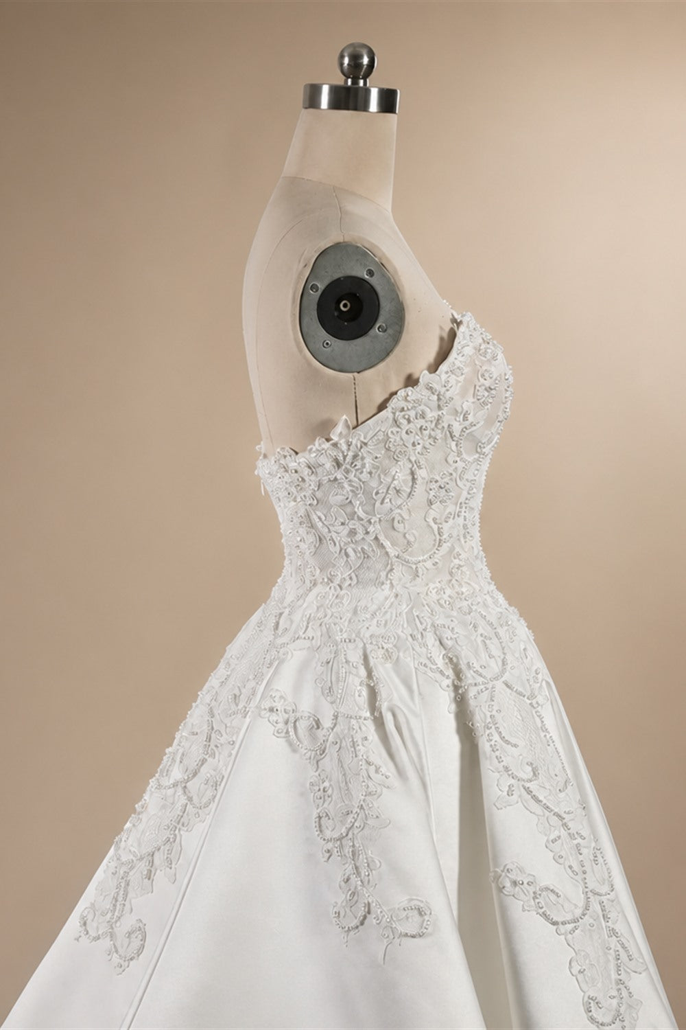 White Satin Strapless Wedding Dress Lace Appliques Sweetheart Neckline Ball Gown ZP010