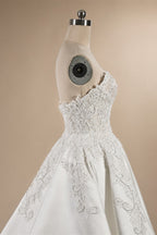 White Satin Strapless Wedding Dress Lace Appliques Sweetheart Neckline Ball Gown ZP010