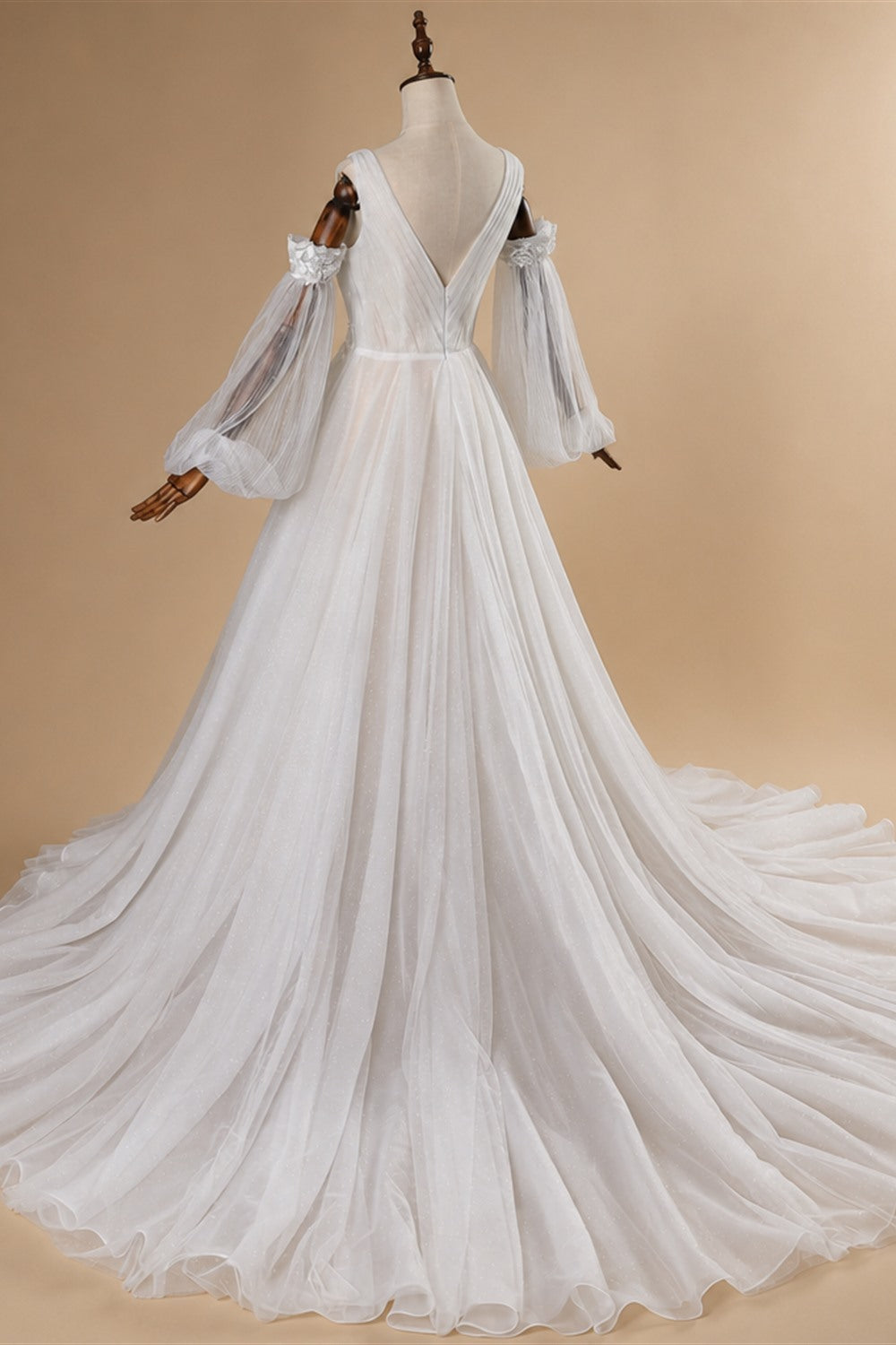 Elegant Ivory V-Neck Detachable Puff Sleeve Lace Tulle Wedding Dress with Train ZP062