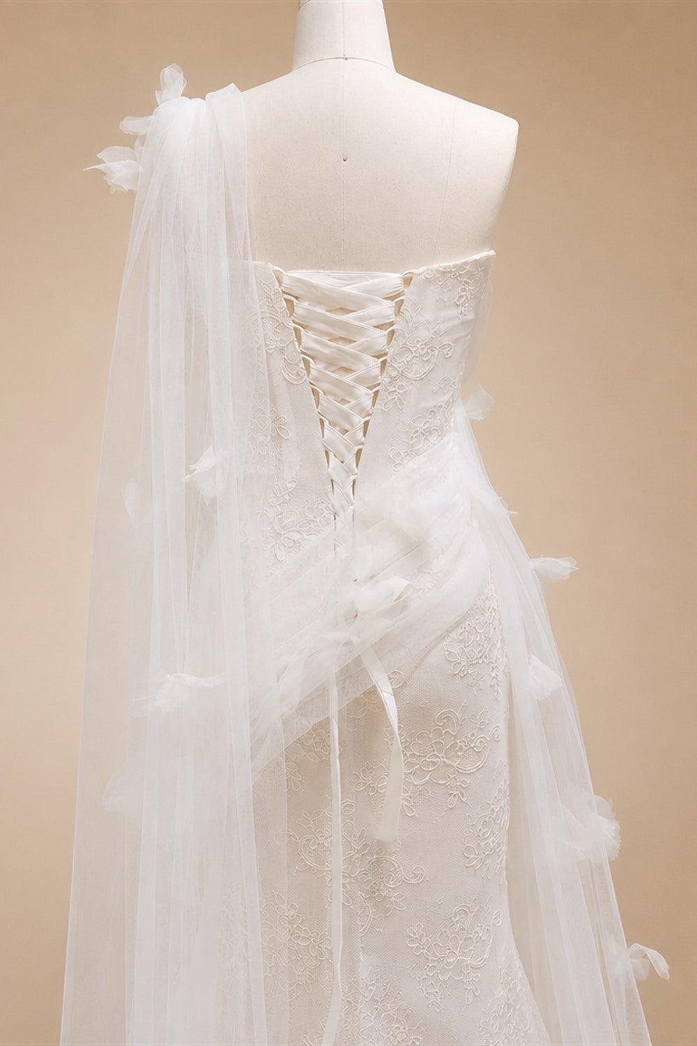 Luxury White One-Shoulder Lace Ruched Bow Mermaid Wedding Dress ZP157
