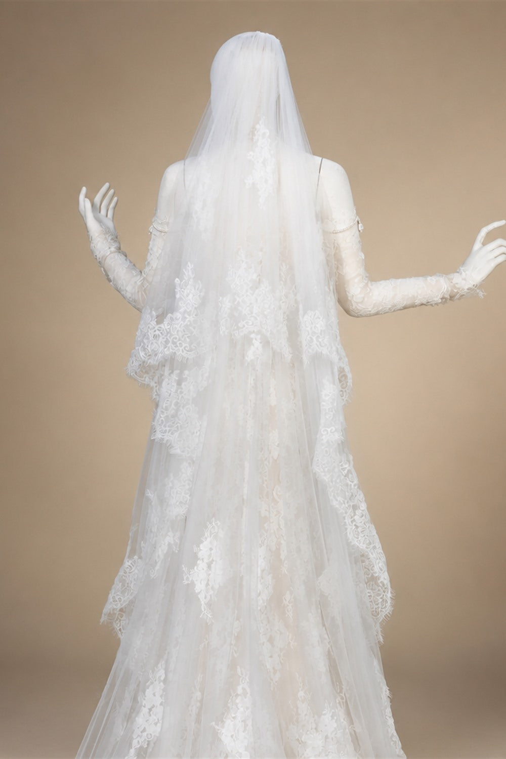 Elegant Ivory Sweetheart Neckline Sheer Lace Mermaid Wedding Dress with Veil ZP133